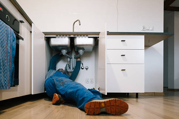 Professional Leak Detection technician working in East Quogue, NY